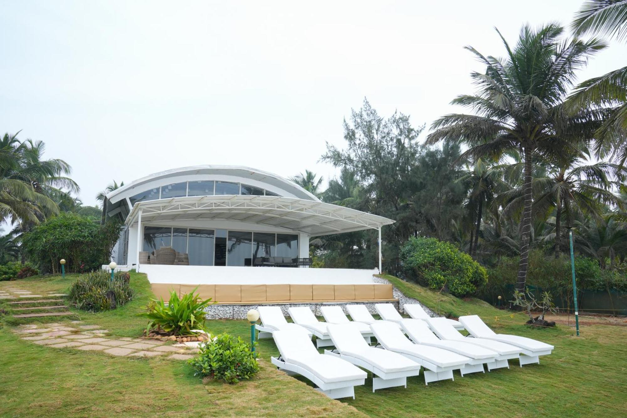 Regenta Beach House Resort, Goa Benaulim Esterno foto
