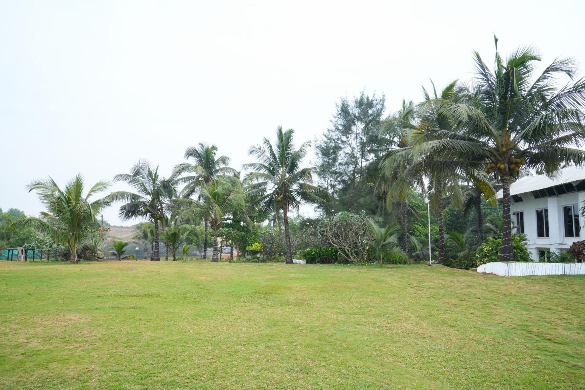 Regenta Beach House Resort, Goa Benaulim Esterno foto