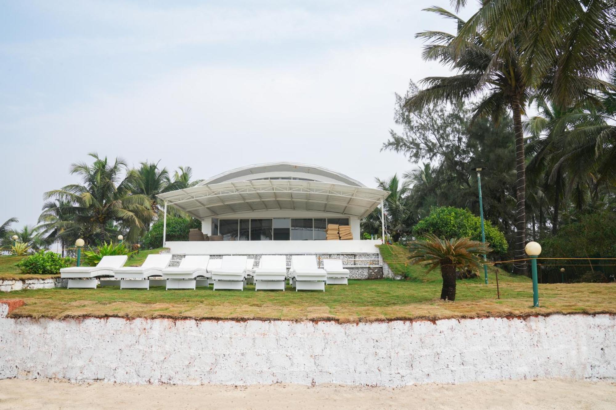 Regenta Beach House Resort, Goa Benaulim Esterno foto